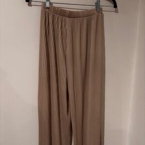 Ligh Beige Uniqlo Accordion Pants Size XS